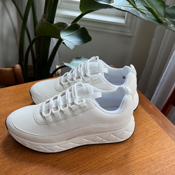 Brand new, never worn white sneakers from ASOS. - Picture 2 of 7